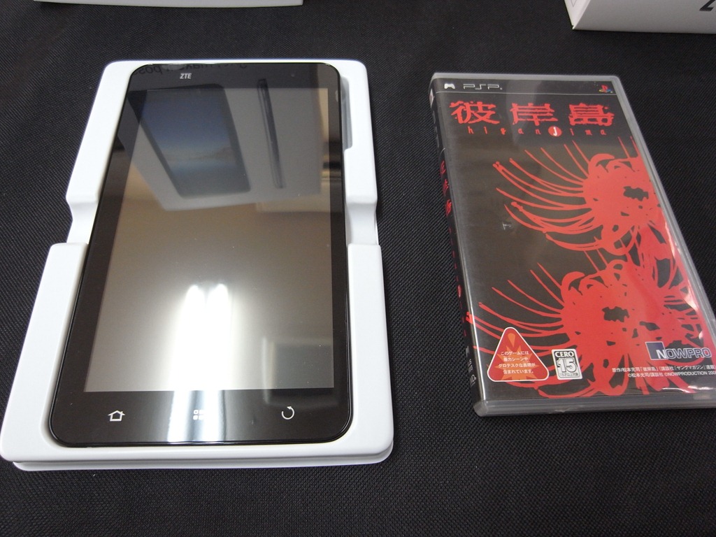 日本通信から販売された7インチのAndroid2.2タブレットLight Tab を買って使ってみました。その1 - すしぱくの楽しければいいのです。