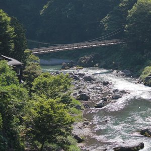 真夏の避暑地に…西東京にある名水百選の御岳渓流へ足を運んでみました。