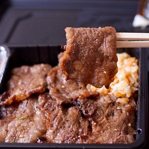 叙々苑が1,700円で食べられる！焼肉弁当の試食レビュー