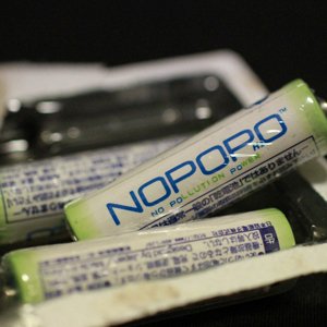 唾液や尿でも発電する事ができる水電池(NOPOPO)を使って、電力を生成してみました。レビュー