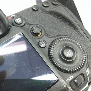 Canon 5DMark3マルチコントローラのラバー部分が破損したので持込み修理してきました